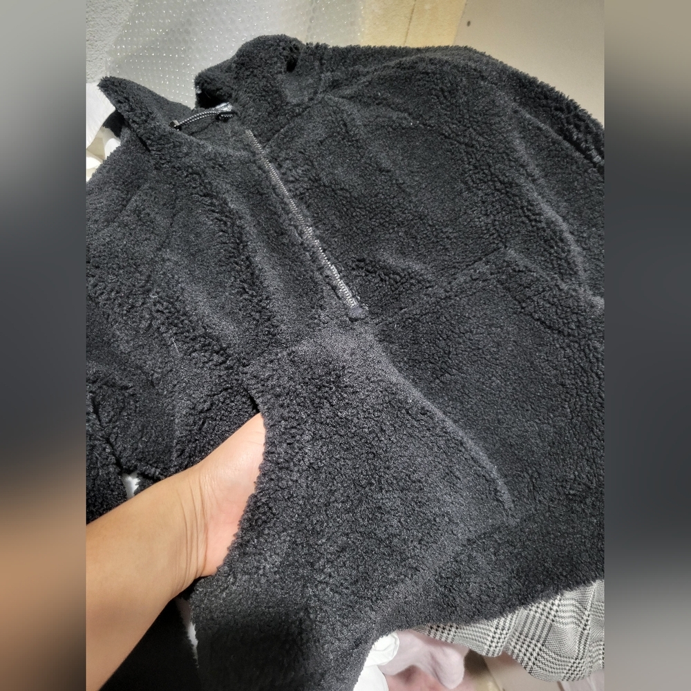 Lululemon Scuba  Black Fleece Pullover - Picture 6 of 9